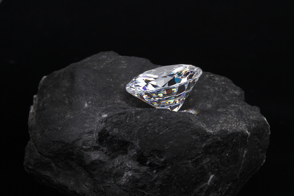 ダイヤモンドは何でできている？