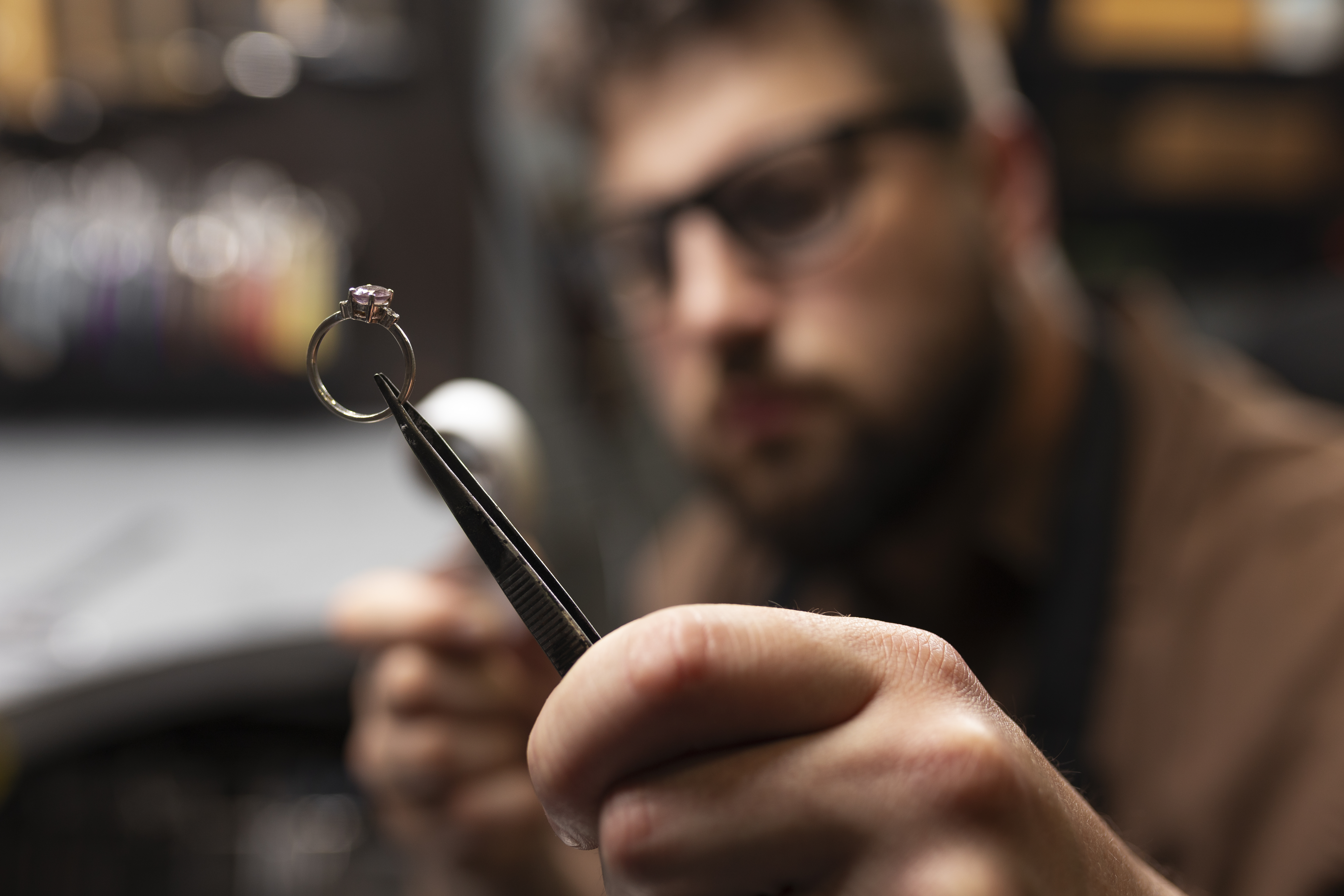 為什麼需要安排鑽石鑑定費用?